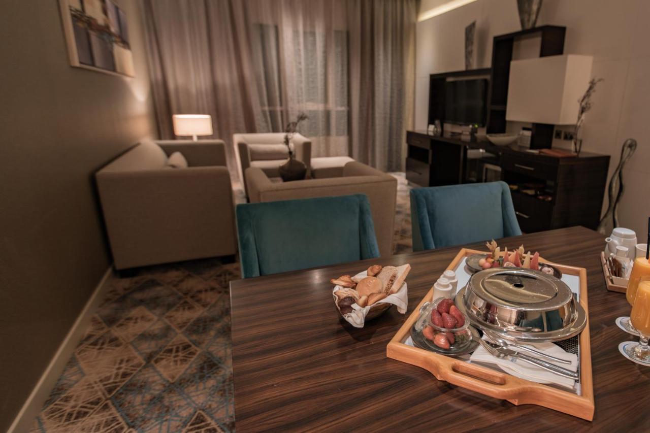 דובאי Elite Byblos Hotel מראה חיצוני תמונה